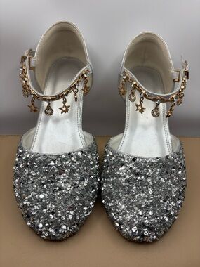 Girls Sparkle Silver Sequin Dress Shoes with Star Charm Ankle Strap Size 2 1/2-3